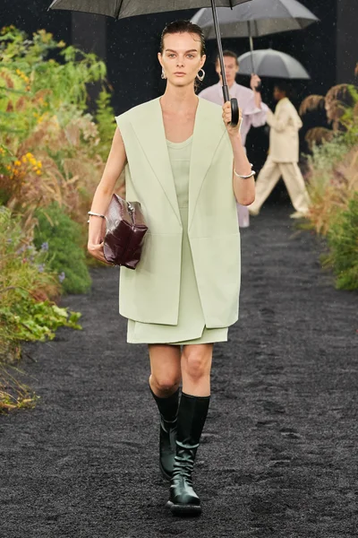 Look 7